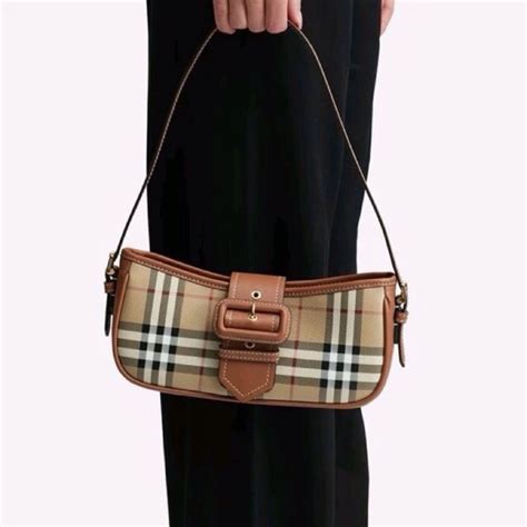 ซื้อ BURBERRY 